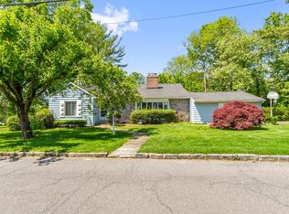 372 Heathcote Rd, Scarsdale, NY 10583