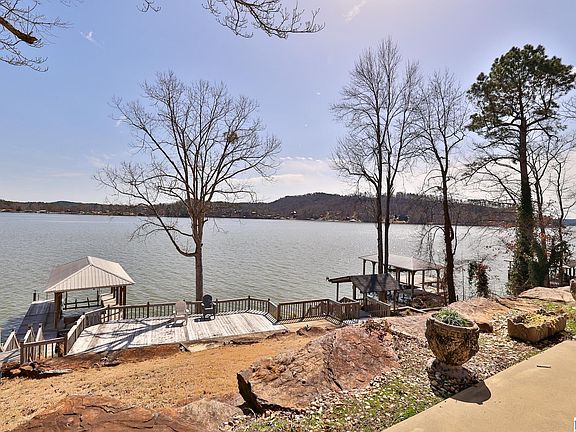 3rd image of 179 Lakeridge Dr