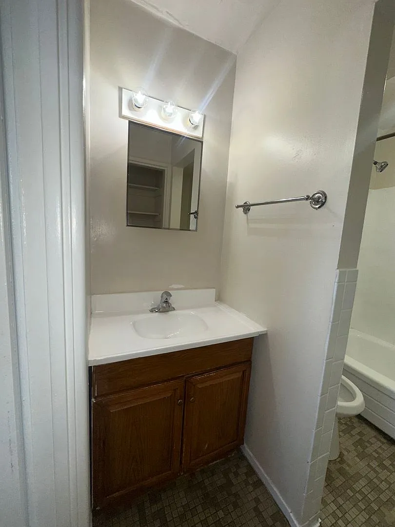 3633 Greenmount Avenue — Photo 4