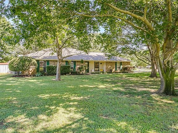 2nd image of 2928 Whispering Creek Ln