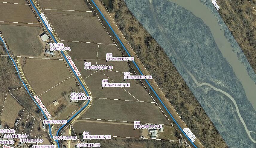 2nd image of 208 Strawberry Ln