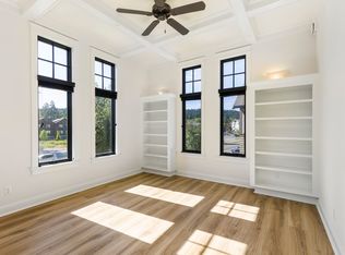 4633 NE Woodson Ln APT 249, Bainbridge Island, WA 98110