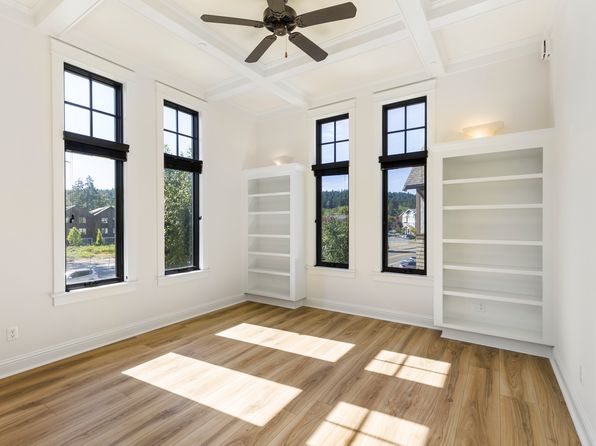 4633 NE Woodson Ln APT 249