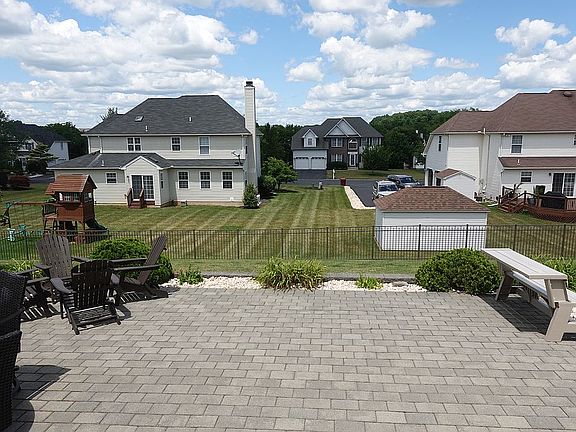 3rd image of 759 Seneca Ln
