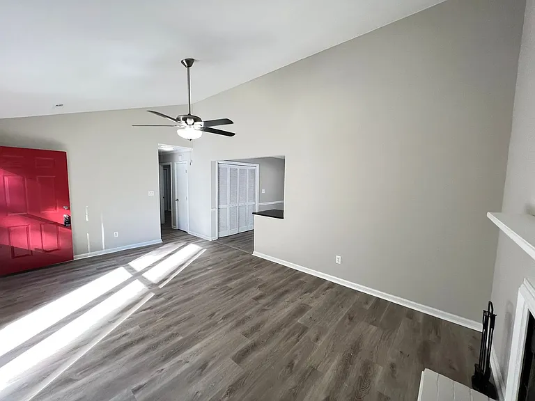 4713D Matt Dr #D — Photo 7
