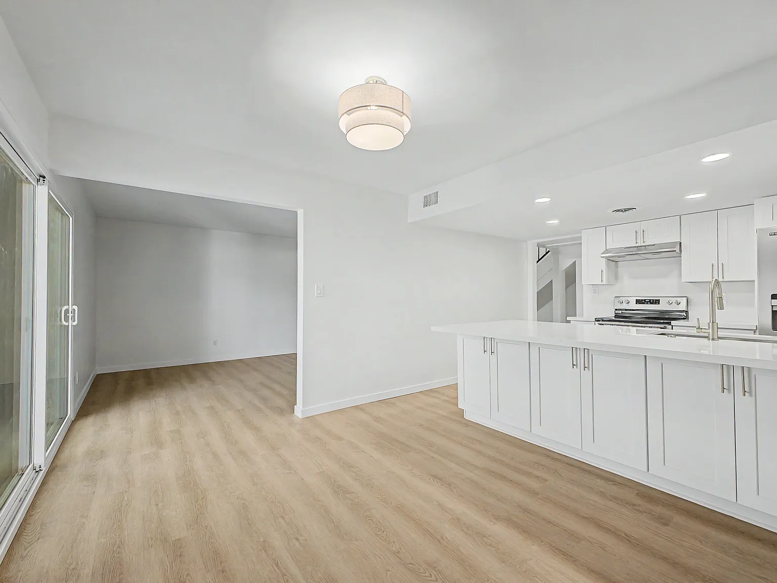 2 bed, 1.5 bath, 1344 sqft, $2,300 — Photo 3