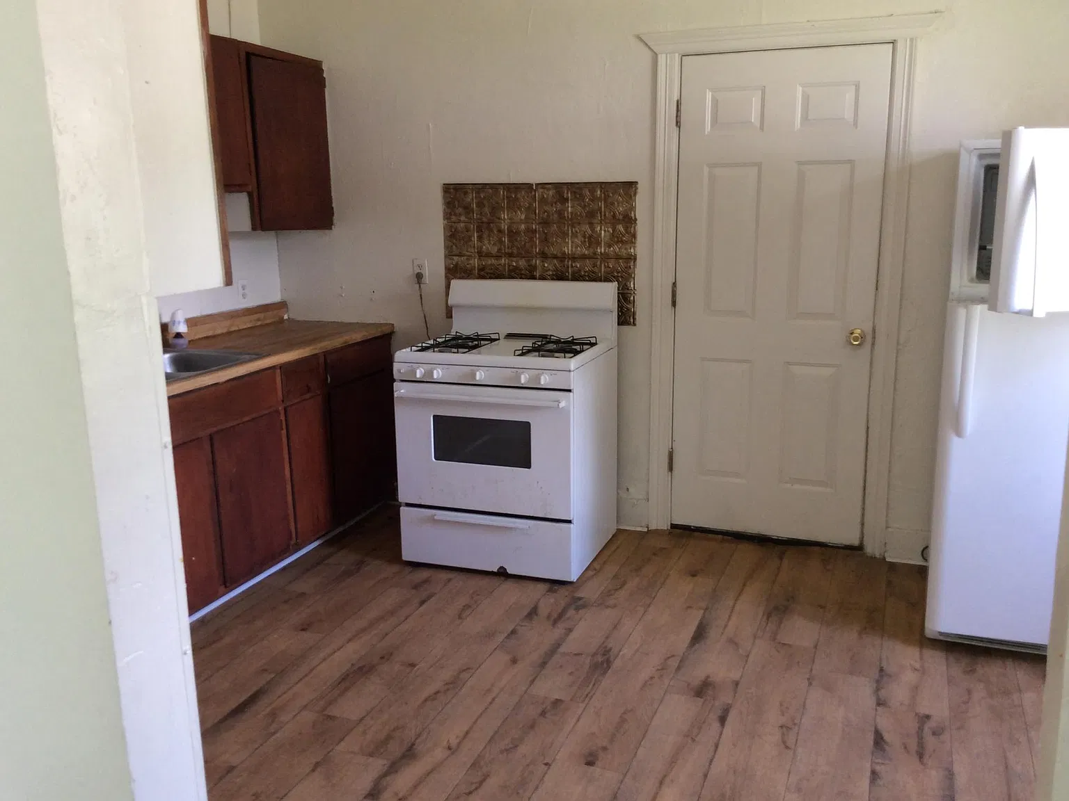 2 bed, 800 sqft, $650 — Photo 3