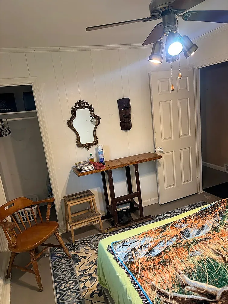 3 bed, 1449 sqft, $2,200 — Photo 2