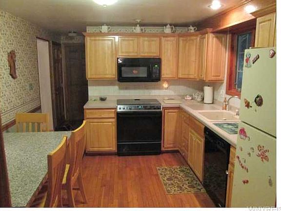 5th image of 14 Crescent Dr