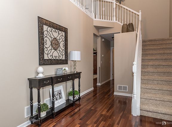 2nd image of 11411 S Glenbrook Cir