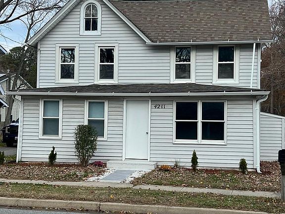 2nd image of 4211 Main St
