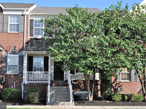 2105 Hidden Meadows Ave, Pennsburg, PA 18073