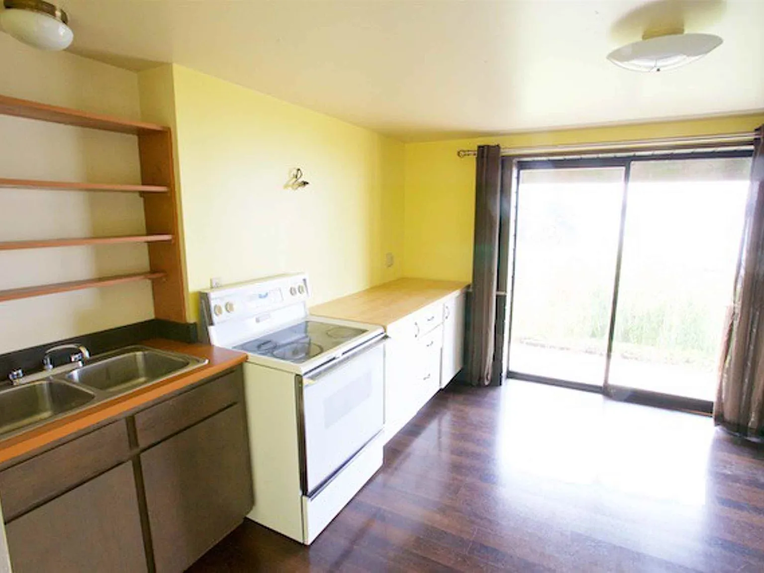 10 bed, 600 sqft, $1,900 — Photo 4
