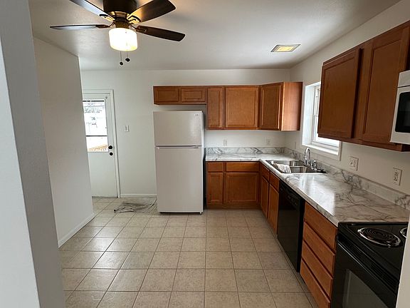 5th image of 825 Mark Twain Dr