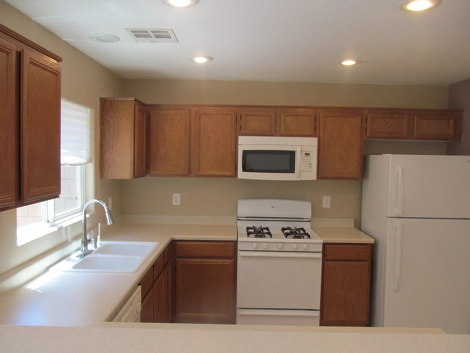 3 bed, 2.5 bath, 1511 sqft, $1,625 — Photo 4