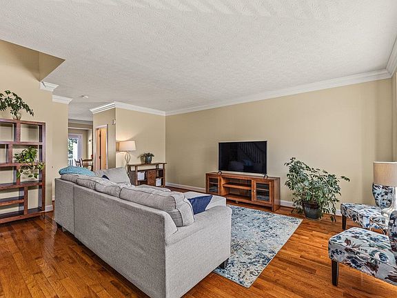 2nd image of 375 Blue Stone Hills Dr