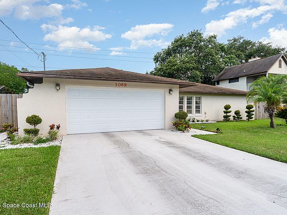 4th image of 1069 Fairlawn Dr