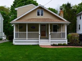 9 Liberty Ln, Dedham, MA 02026