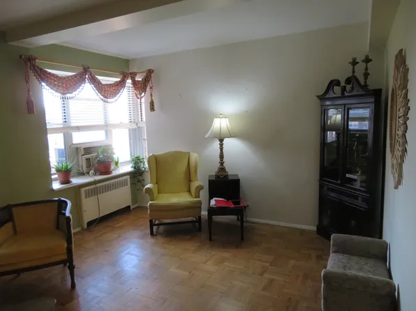 500 Grand Street image 1 of 10