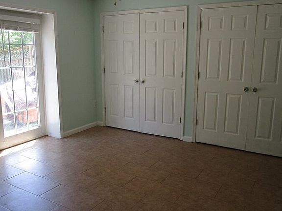 5th image of 710 Oxford Square Dr