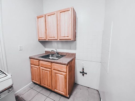 5th image of 474 W 146th St #Re3