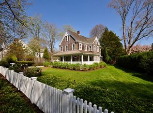 132 Main St, East Hampton, NY 11937