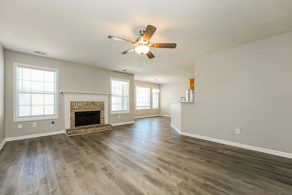 3 bed, 2.0 bath, 1809 sqft, $1,775 — Photo 4