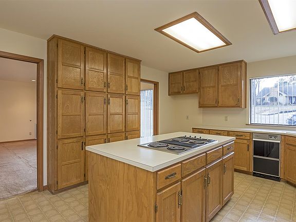 4th image of 1828 E Northwood Ct