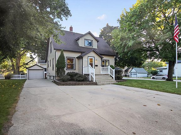 2nd image of 804 N River Ave