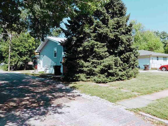 3rd image of 2240 Holdrege St