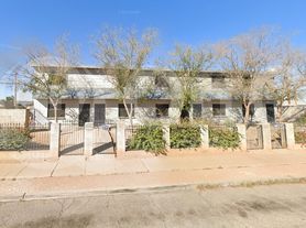 2201 N 9th Ave