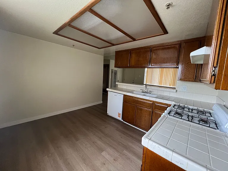 14115-21 S Kornblum Ave — Photo 15
