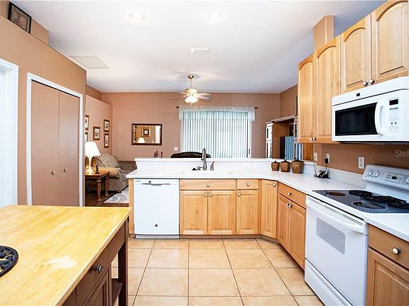 4th image of 25337 Conestoga Dr