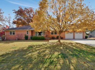 617 W 9th St, Newton, KS 67114