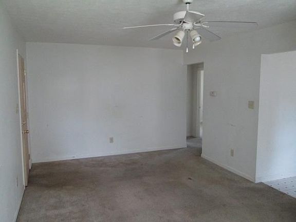 3rd image of 721 S Belleview Pl