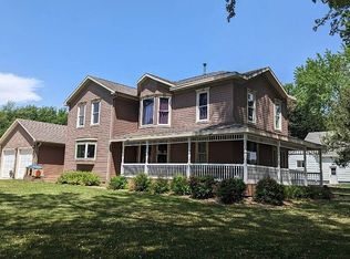 607 S Main St, Inwood, IA 51240