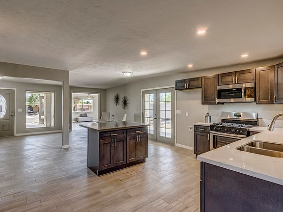 3rd image of 9421 E Deer Trail Pl