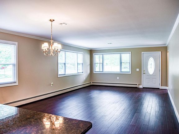5th image of 224 Torrey Pines Dr