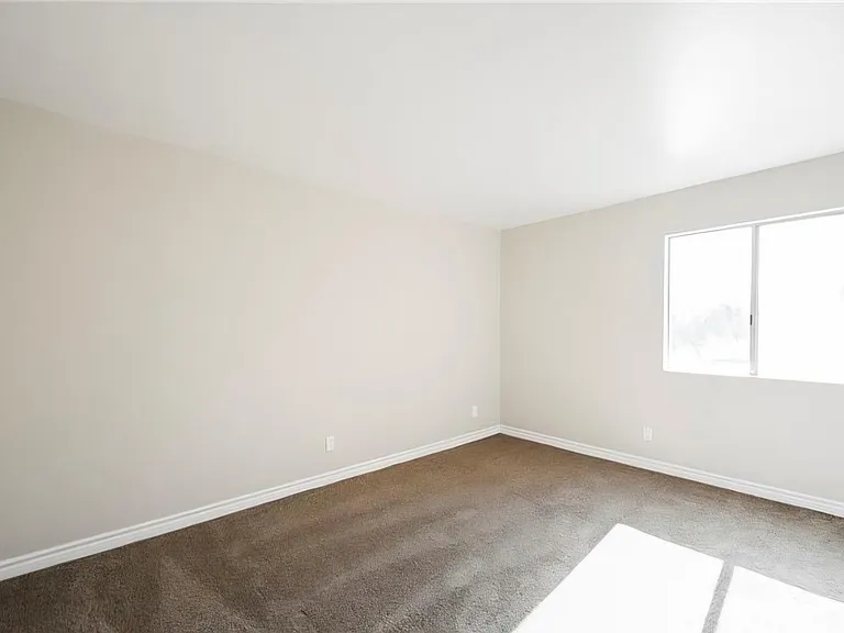 4400 Sandy River Dr #16 — Photo 6