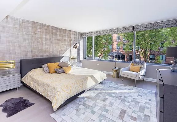 4th image of 419 W 53rd St #Townhouse