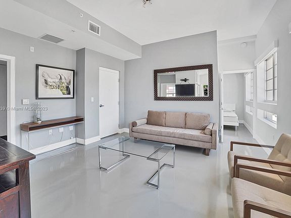 3rd image of 2160 Park Ave APT 202