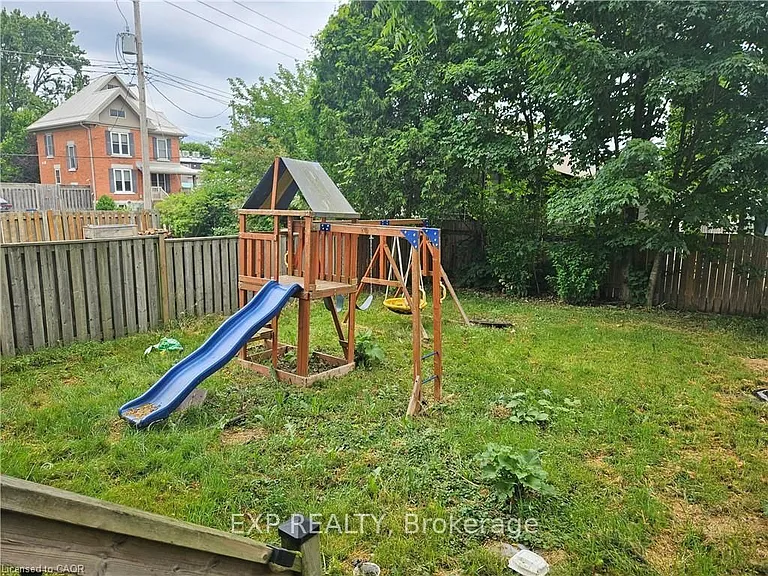 15 Cedar St — Photo 14