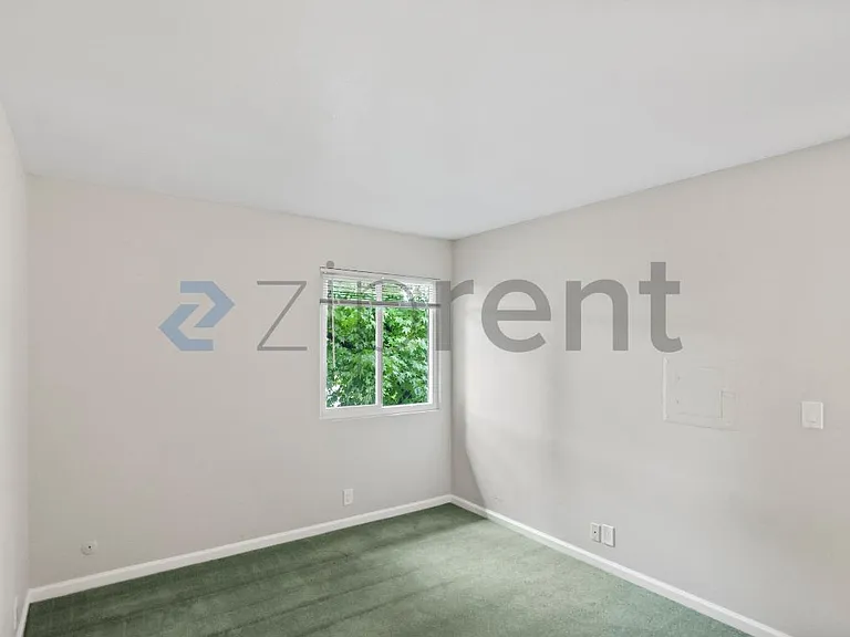 1185 Meadow Ln #109 — Photo 10