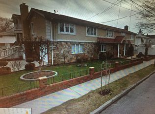 16405 90th St, Howard Beach, NY 11414