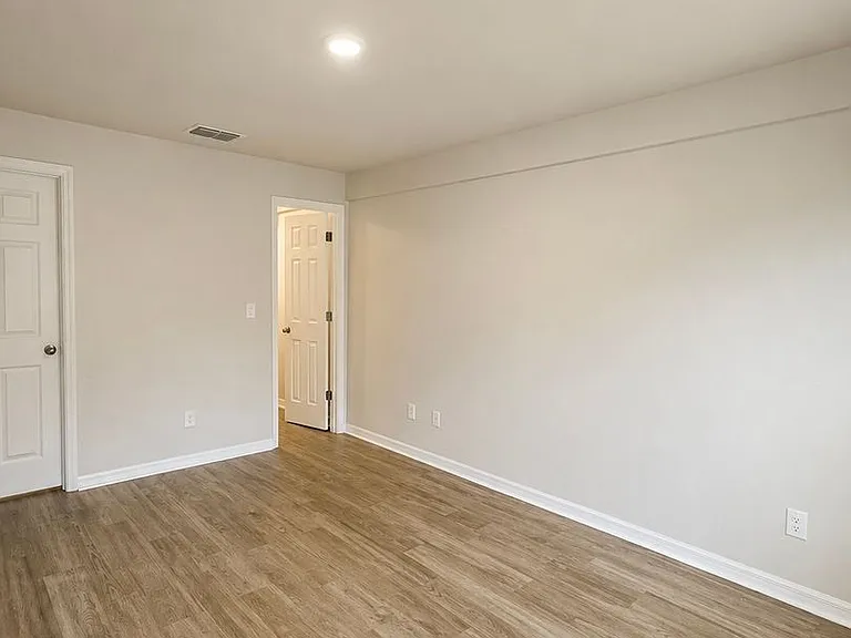 361 Greenbriar Blvd — Photo 18