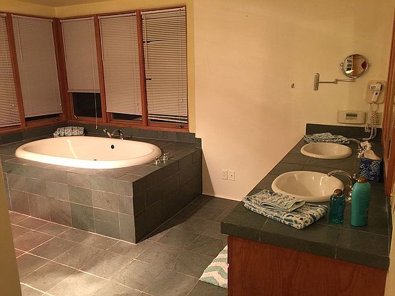 4th image of 1530 Bishops Lodge Rd