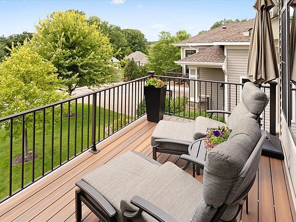 4th image of 70 Lake Riley Trl