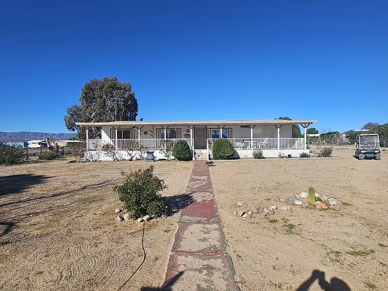 11 Aztec Rd — Photo 1