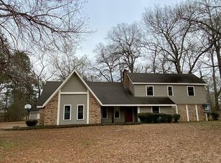 1104 River Bend Rd, Vicksburg, MS 39183