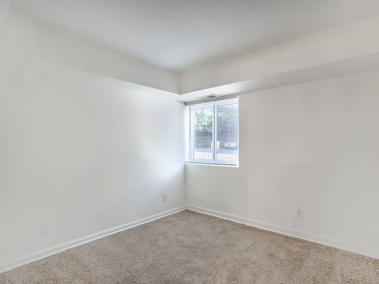 Highland Terrace Apartments — Photo 16